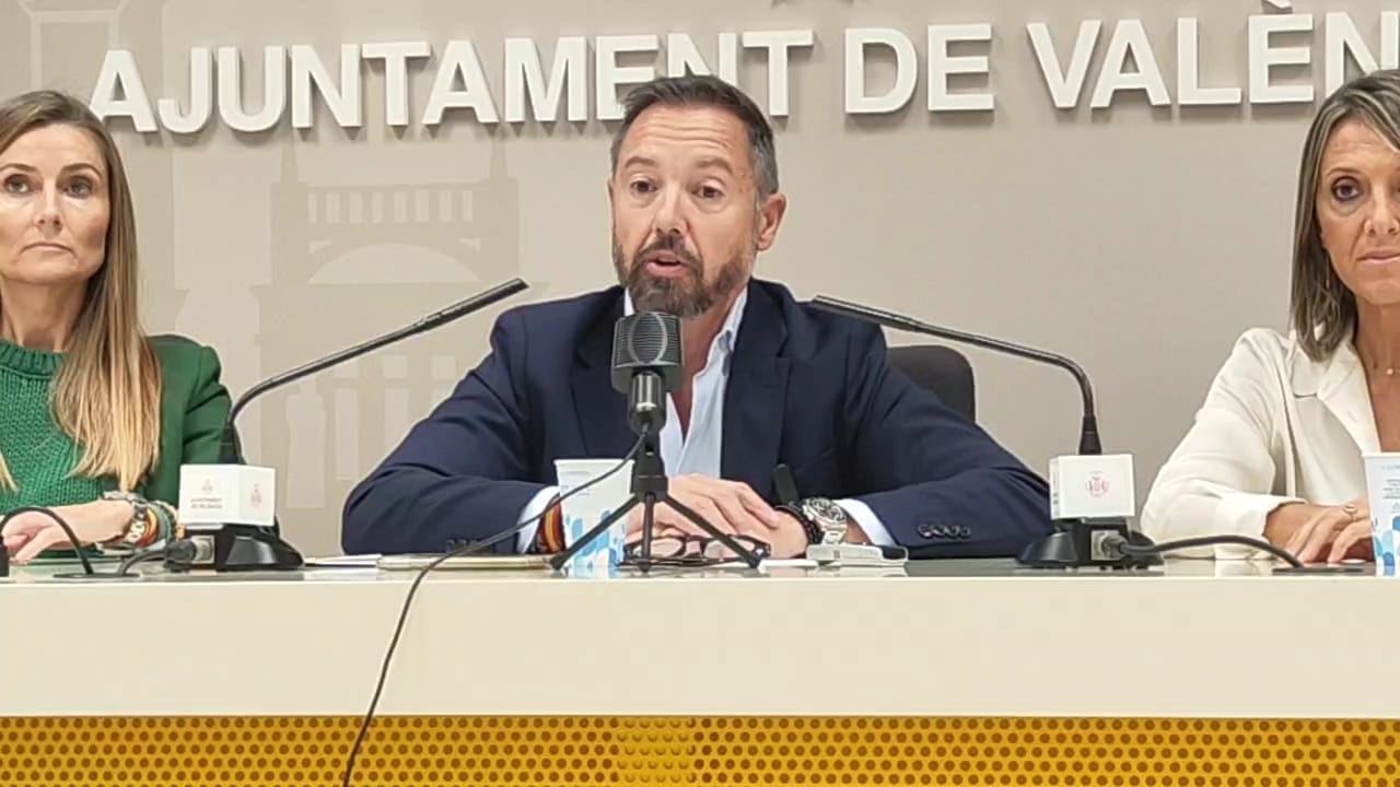 Cecilia Herrero, Juanma Badenas y Mónica Gil, concejales de Vox en València