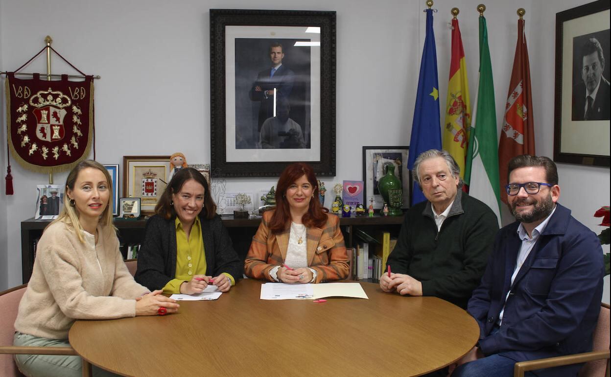Firma del convenio de creación del Centro de Estudios Renacentistas