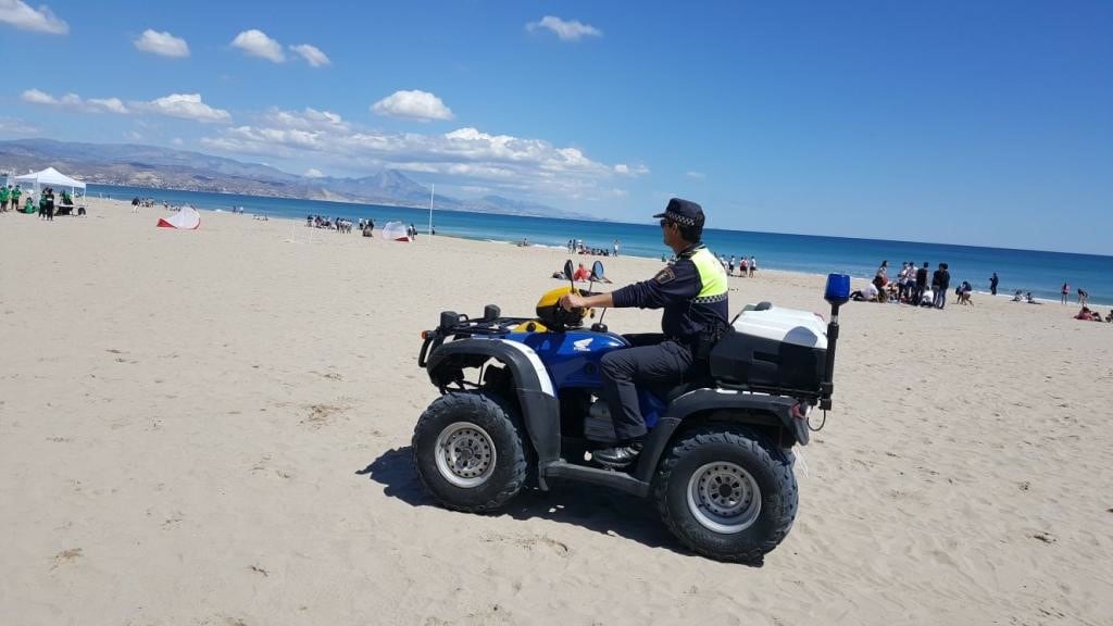 La Policía Local vigilará las playas de Alicante durante la Santa Faz