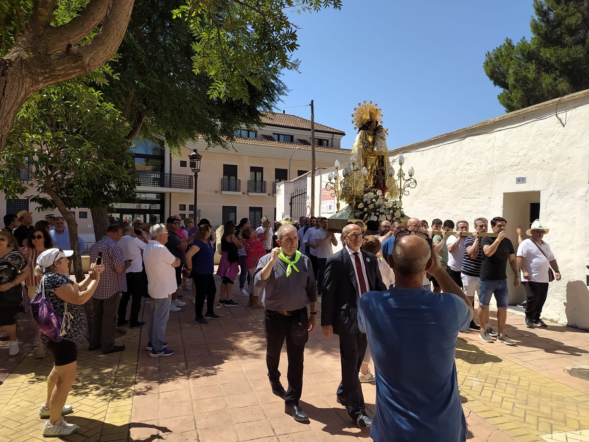 Entrada a la explanada del Santuario