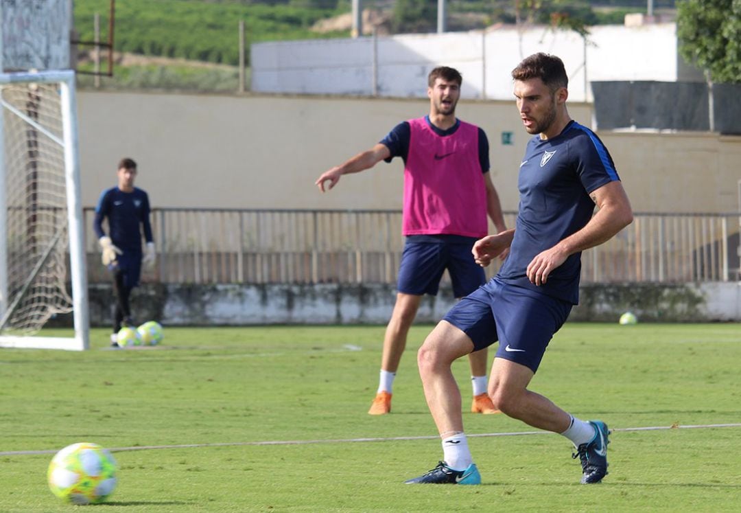 Carlos López durante un entrenamiento