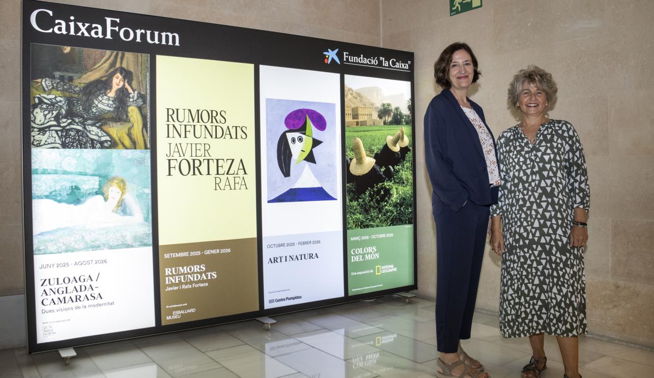 La directora del Área de Exposiciones CaixaForum, Isabel Salgado, y la gestora de planificación CaixaForum Palma, Noemí Vallespir.