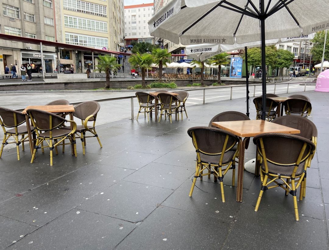 Una de las terrazas en la Plaza Roja, en Santiago de Compostela