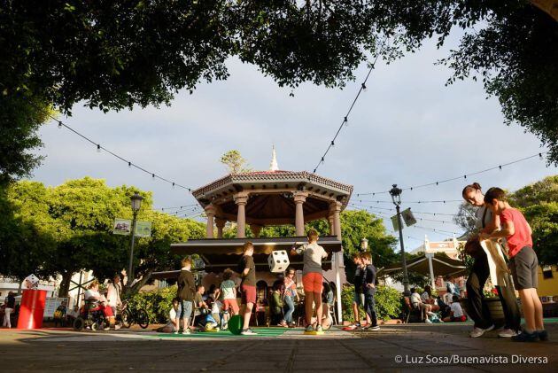 La plaza central de Buenavista del Norte se llena de actividades durante Buenavista Diversa