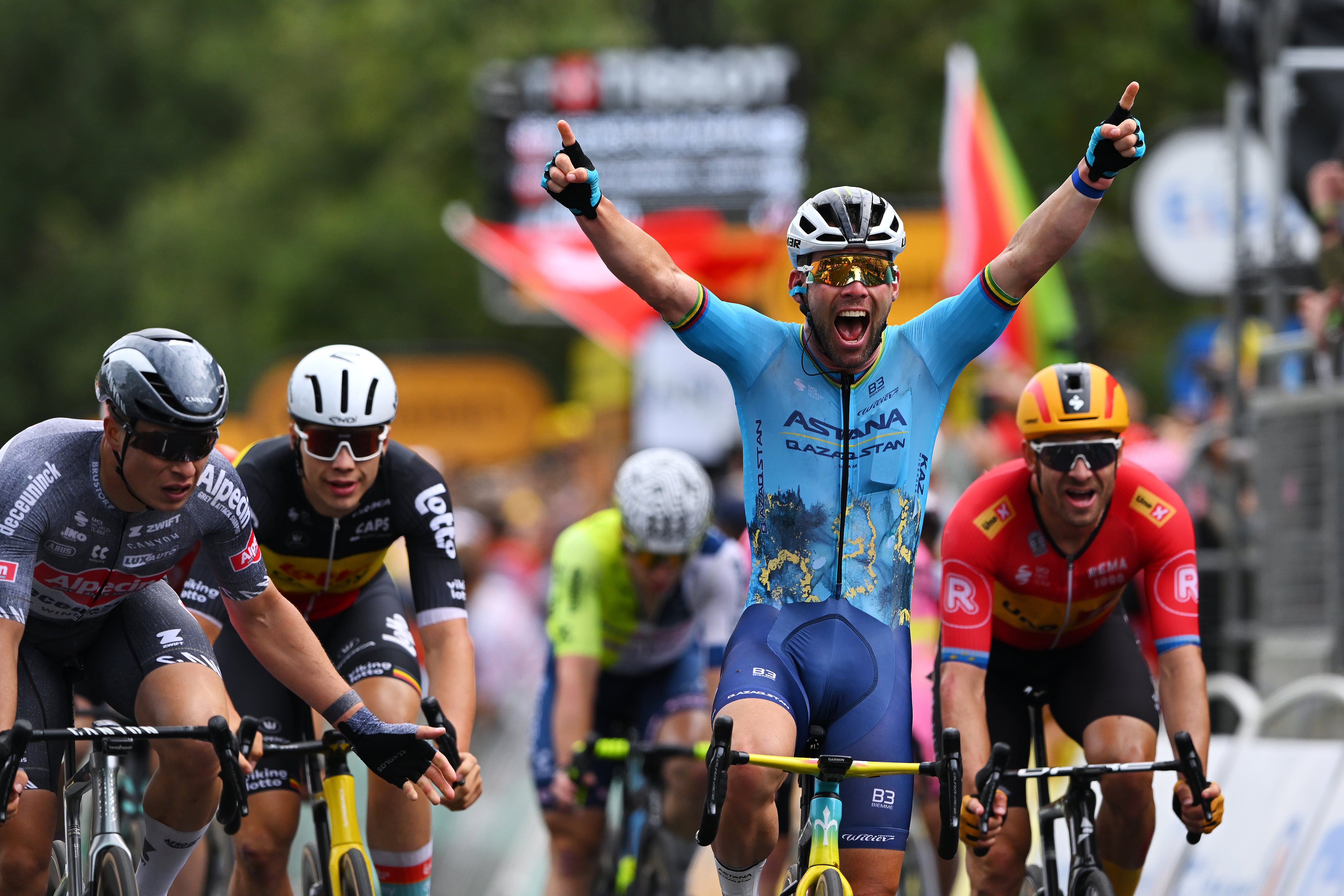 Mark Cavendish celebra su victoria en la quinta etapa del Tour de Francia