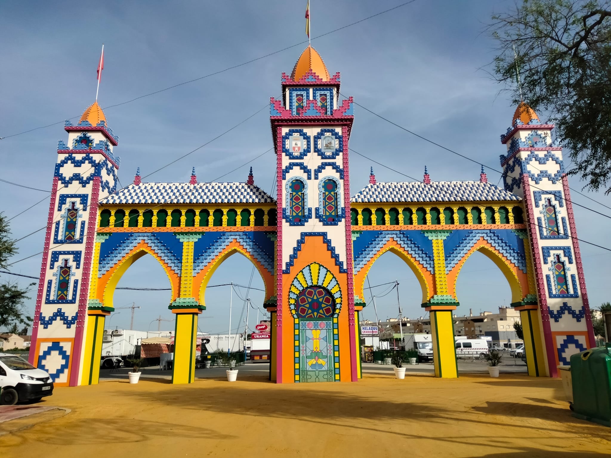 Portada principal de la Feria de Mayo de Dos Hermanas