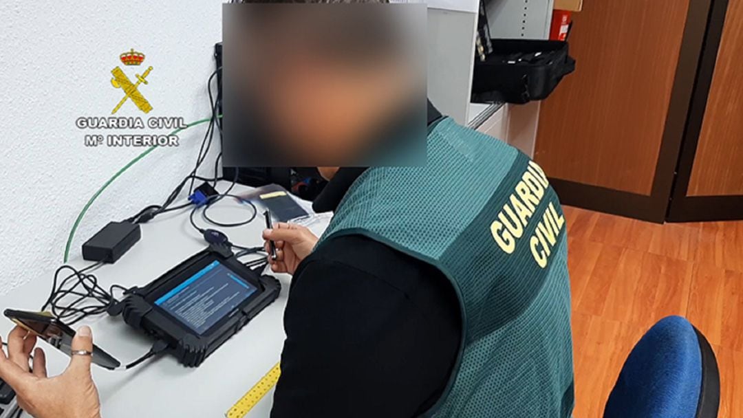 Agente de la unidad de delitos telemáticos de la Guardia Civil.