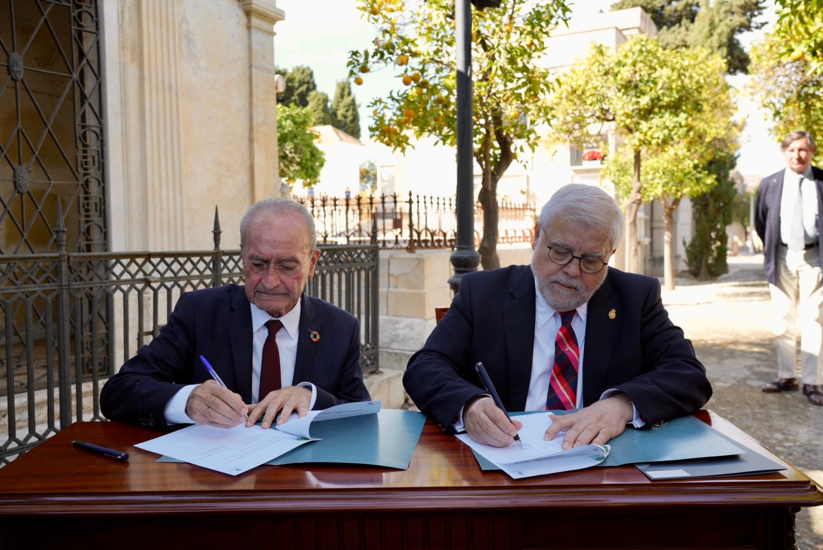 Un momento de la firma del acto este miércoles en Málaga