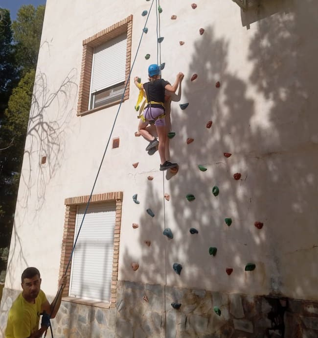 Alguna de las actividades durante el campamento en la Granja Escuela Sierra Mágina de Bedmar