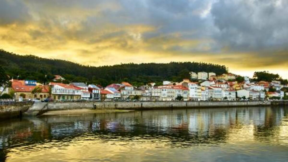 A unión dos paseos de Corcubión e Cee, máis cerca