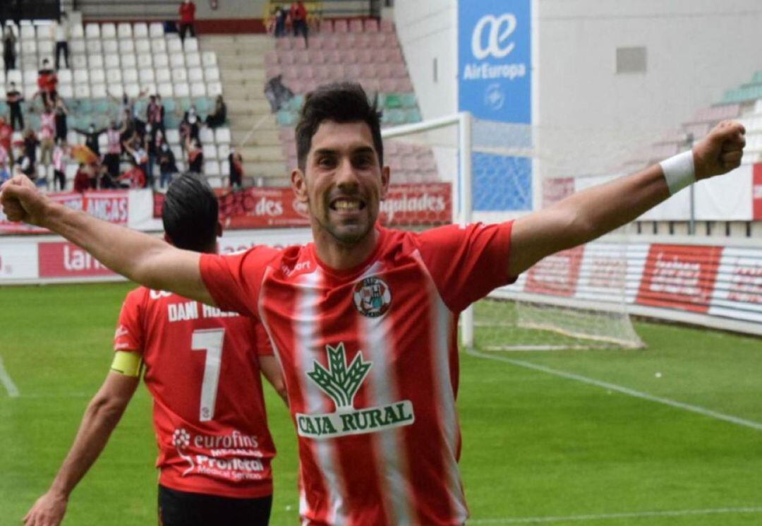 Carlos Ramos, celebrando un gol en el Ruta