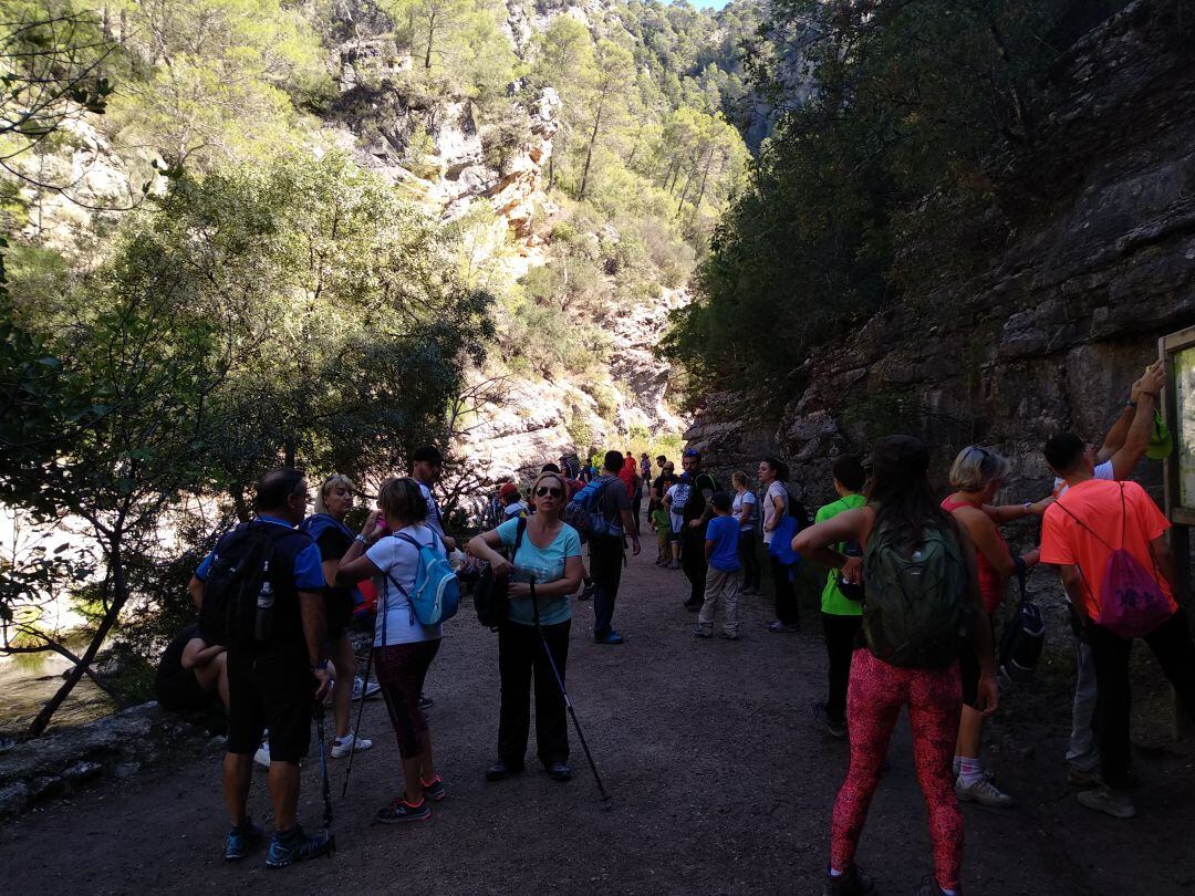 El Parque Natural registra el 100 % en el puente del Pilar como lo demuestran las grandes concentraciones de senderistas en rutas como la Cerrada de Elias