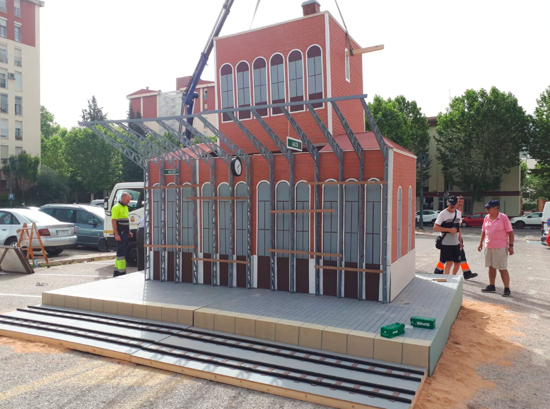 La Foguera representa la estación de Alcoy del tren Alcoi-Xàtiva