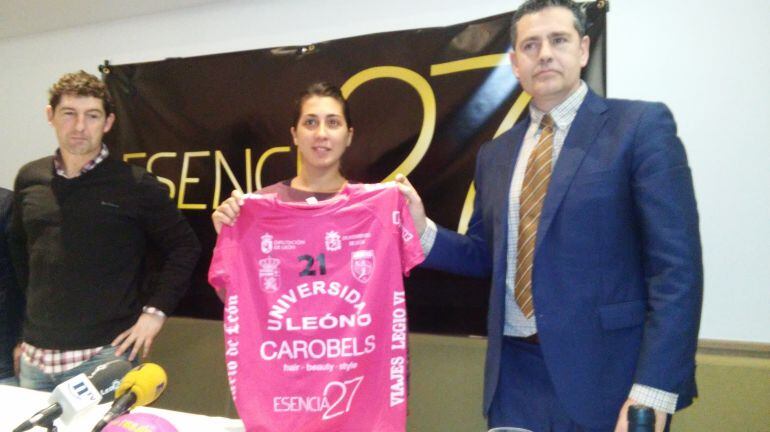 Luciana Mendoza nueva jugadora del CLEBA 