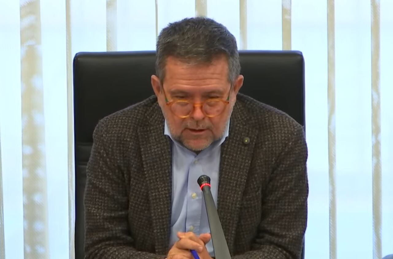 Juan Marín, presidente de la Comunidad de Regantes de Lorca, durante su comparecencia en la Asamblea Regional