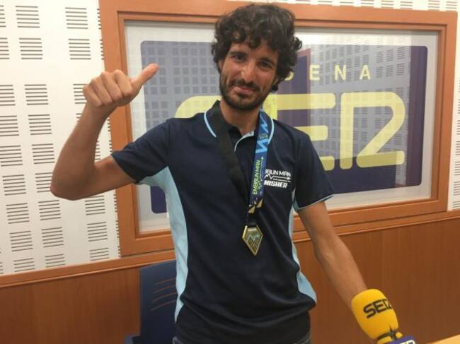 José Juan Luque en el estudio de Radio Córdoba