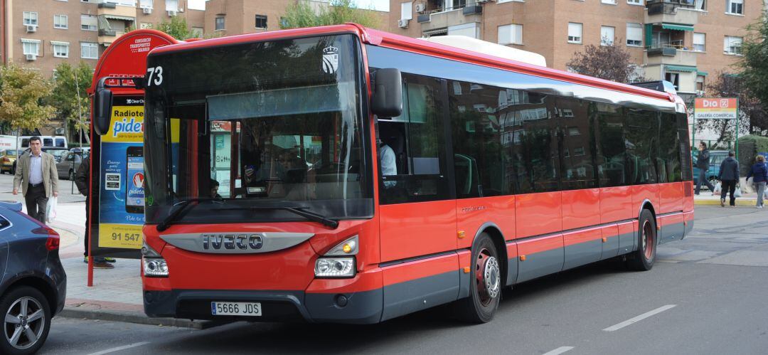 El Consorcio Regional de Transportes de la Comunidad de Madrid autoriza a la EMT de Fuenlabrada a hacer estas paradas nocturnas a demanda.