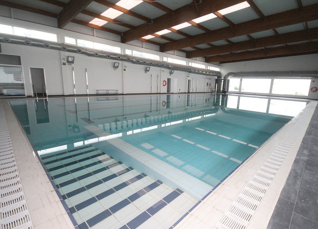 Interior de la Piscina Municipal de Tías.