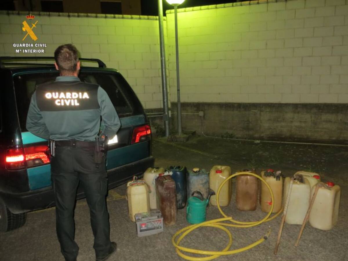 La Guardia Civil sorprende “in fraganti”, a cuatro hombres, robando material agrícola y ganadero