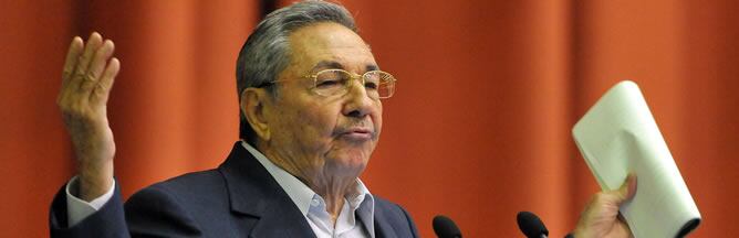 El presidente de Cuba, Raúl Castro, pronuncia su discurso en la Asamblea Nacional