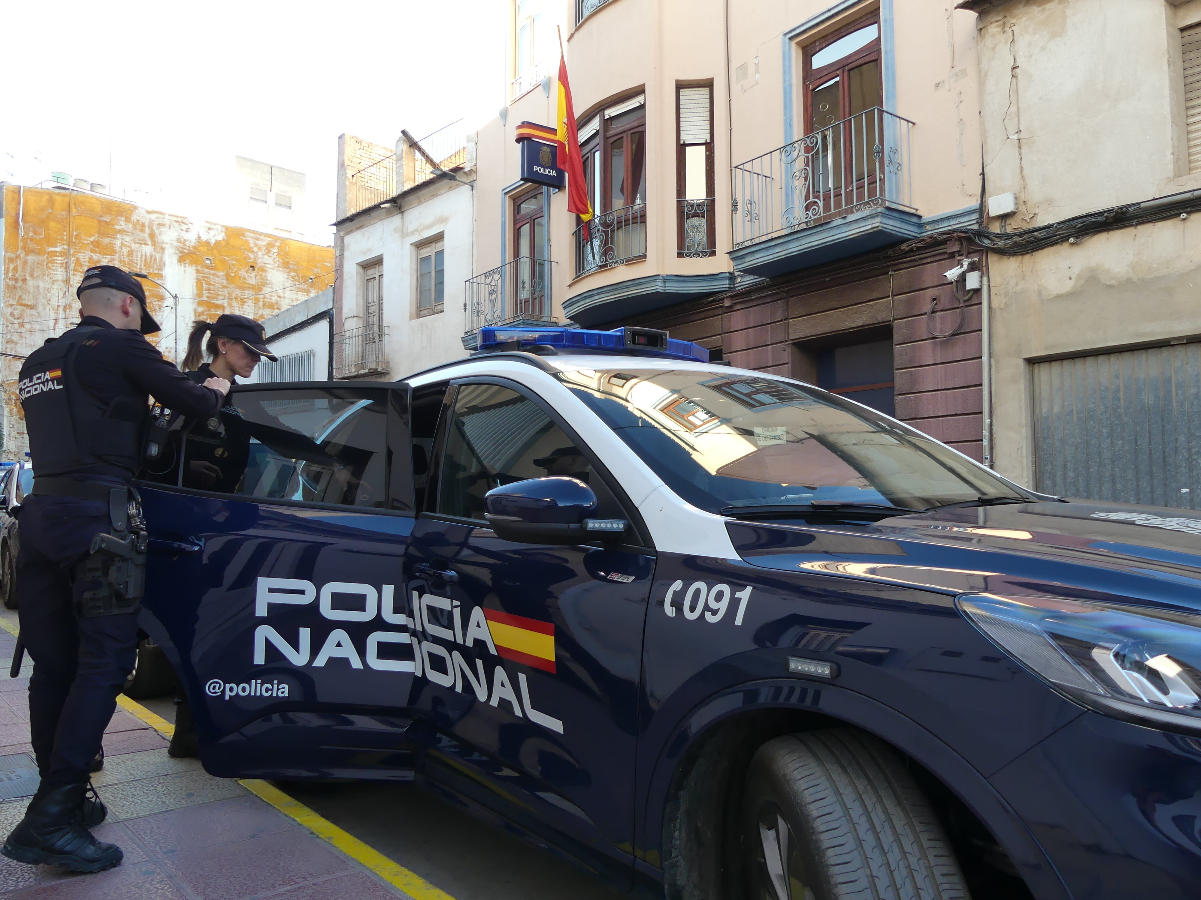 Detenido por Policía Nacional tras robar en una vivienda y cultivar marihuana