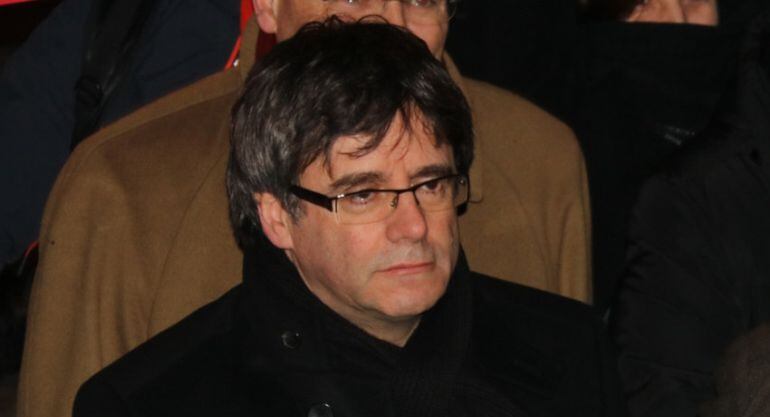 Puigdemont, Comín i Ponsatí en l'acte en record dels presos polítics a Lovaina, Bèlgica, el 6 de febrer (horitzontal)