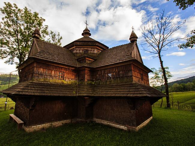 Una de las tserkvas del siglo XIX ubicada en Yasinia, al oeste de Ucrania