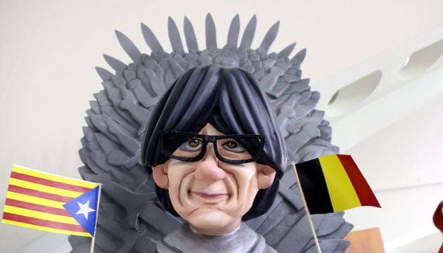 Puigdemont representat al tron de &#039;Jocs de trons&#039; en l&#039;exposició del Ninot de les Falles.