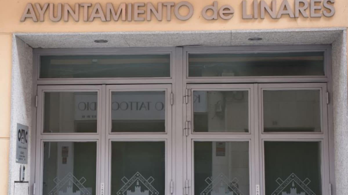 Partidos de la oposición muestran cautela ante la moción de censura del PSOE