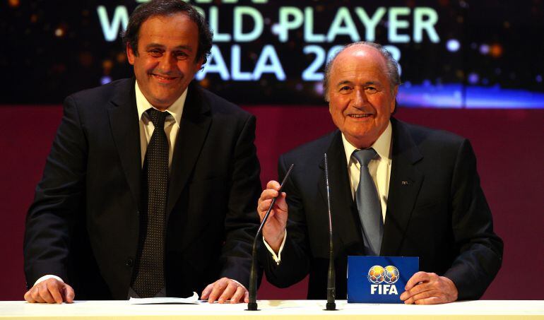 Michel Platini y Joseph Blatter.