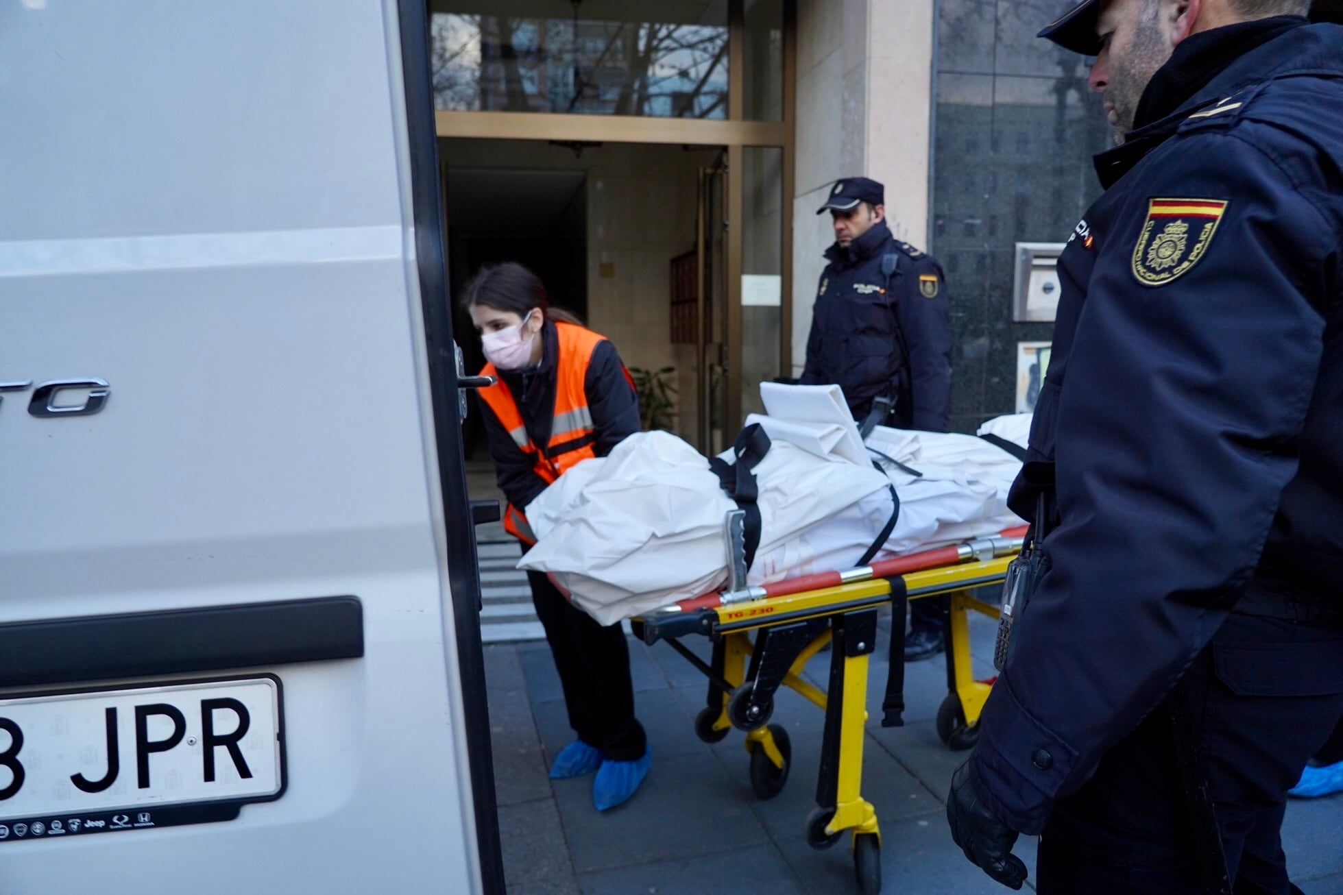 Mata a su mujer y a su hija de ocho años con arma blanca en Valladolid e intenta suicidarse