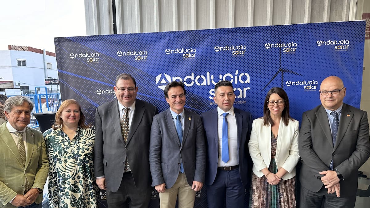 La empresa jiennense Andalucía Solar que cuenta con más de 450 empleados, estrena instalaciones coincidiendo con su décimo aniversario