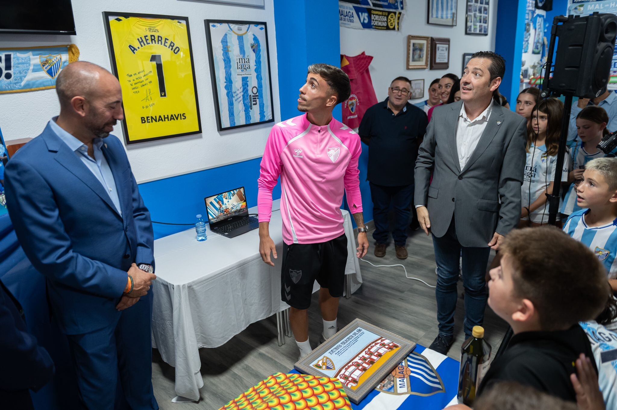 El jugador del Málaga David Larrubia, en el acto de la peña de Archidona