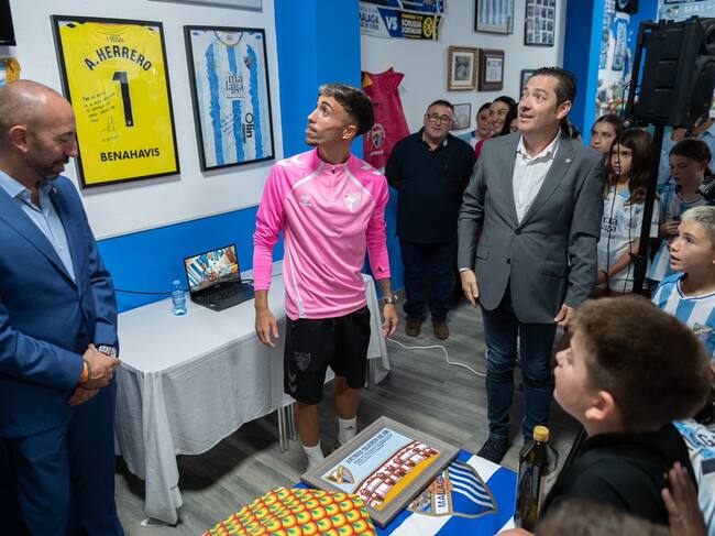 El jugador del Málaga David Larrubia, en el acto de la peña de Archidona