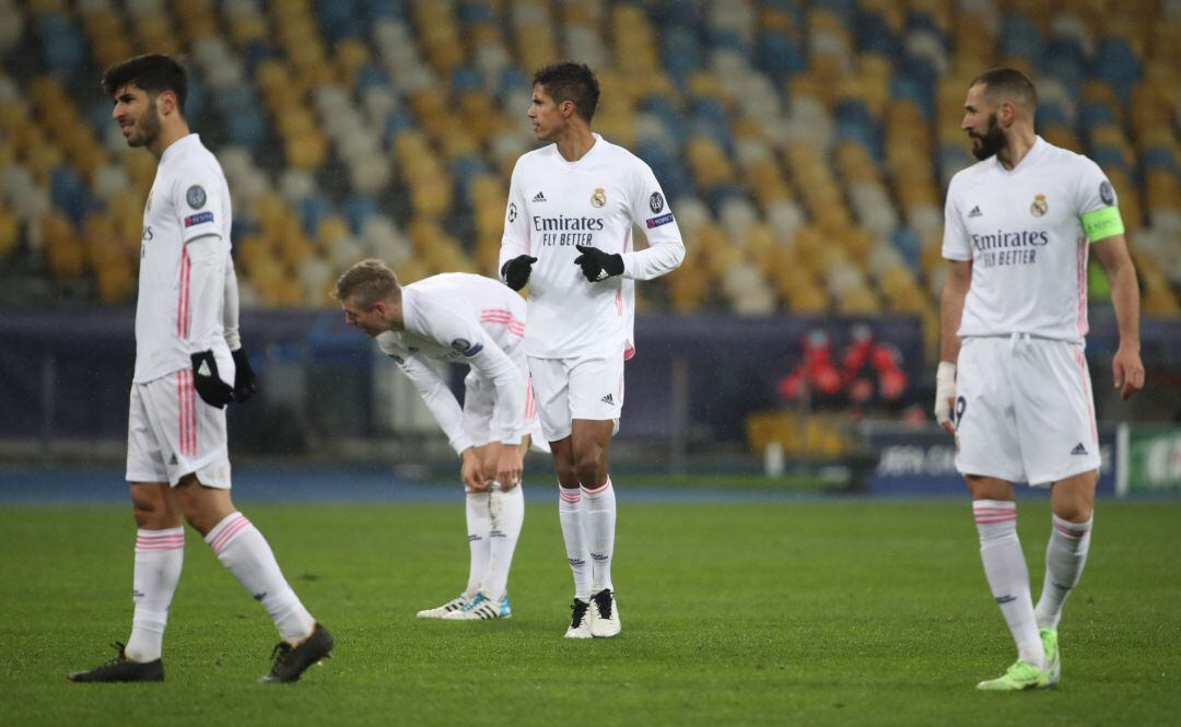 Los jugadores del Real Madrid, en un momento del partido de la Champions ante el Shakthar.