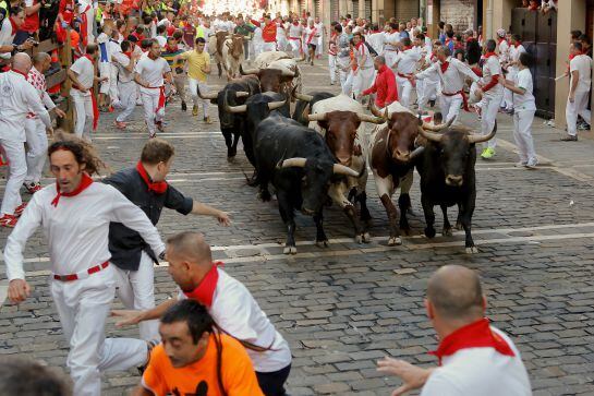 El tercer encierro en Pamplona, en imágenes