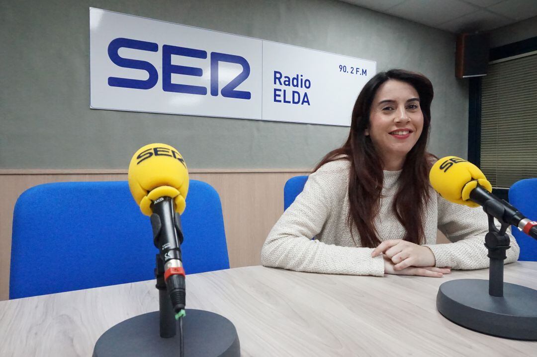 Alba García, la edil de Servicios Sociales de Elda, en el programa Hoy por Hoy Elda Vinalopó