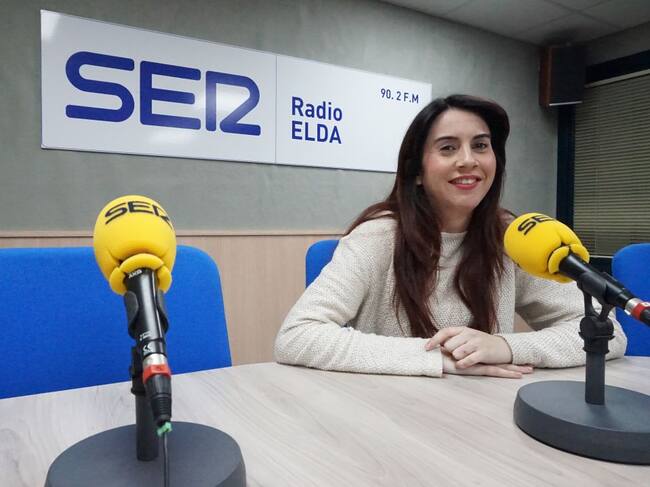 Alba García, la edil de Servicios Sociales de Elda, en el programa Hoy por Hoy Elda Vinalopó