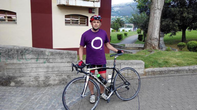 Rubén Madrazo recorre la región de Cantabria e informa de su itinerario a través de las redes sociales.