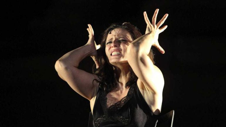 Aitana Sánchez-Gijón interpretando a Medea en el Teatro Romano de Mérida en 2015.