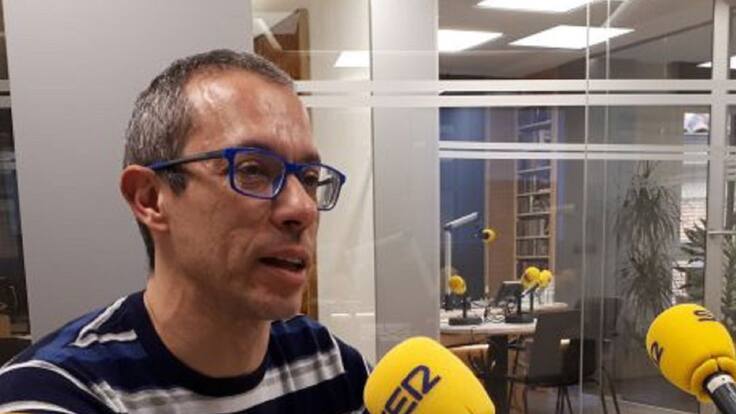 El concejal de Deportes, Carlos Fernández, repasa en la SER la actual situación de los convenios deportivos y la inversión de remanentes en El Montecillo, las pistas de atletismo y el Príncipe de Asturias