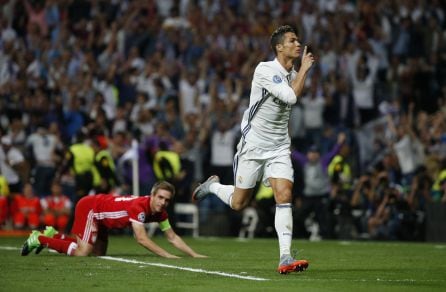 Cristiano manda callar a la grada.