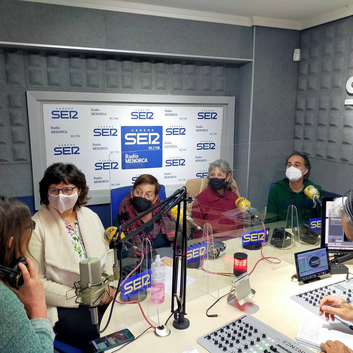 En Femení i el col·lectiu Alcem la veu