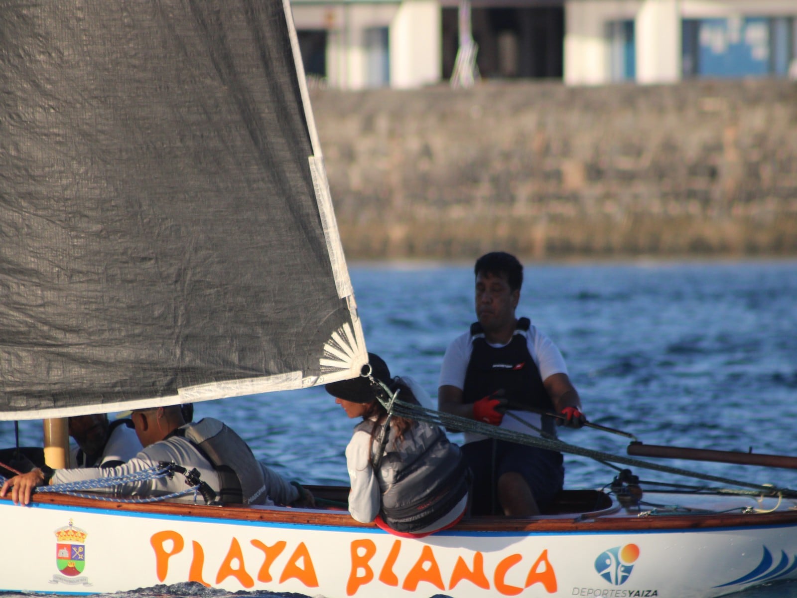 Álvaro González patroneando el Playa Blanca.