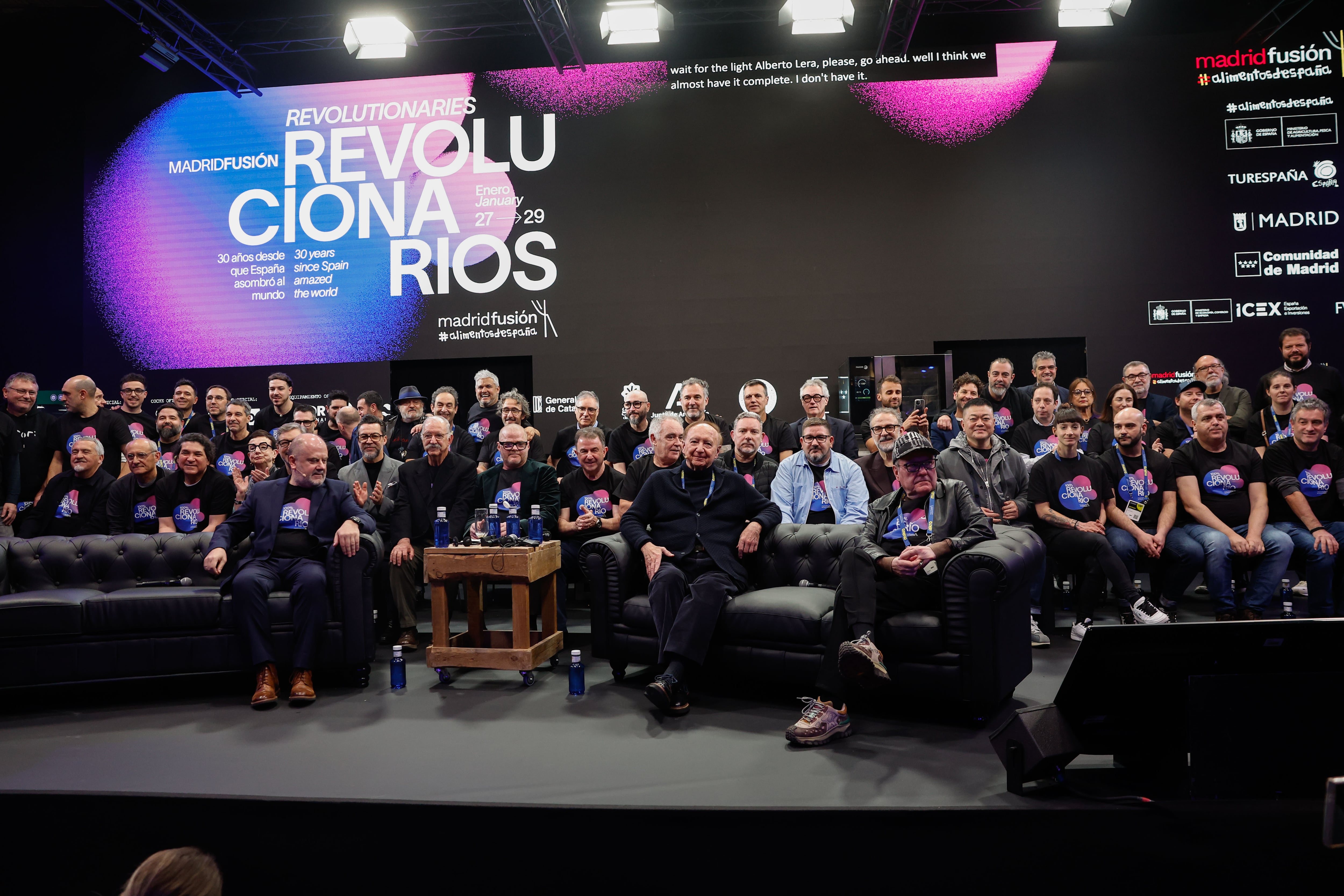 Foto de familia del homenaje a los &quot;chefs que revolucionaron la gastonomía&quot;, en Madrid Fusión.