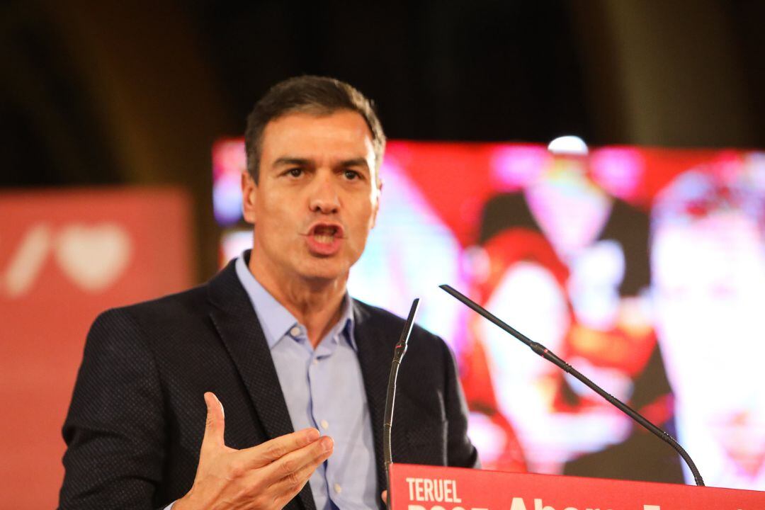 El presidente del Gobierno en funciones, Pedro Sánchez , durante su discurso en el acto político socialista en el Palacio de Exposiciones y Congresos, en Teruel 