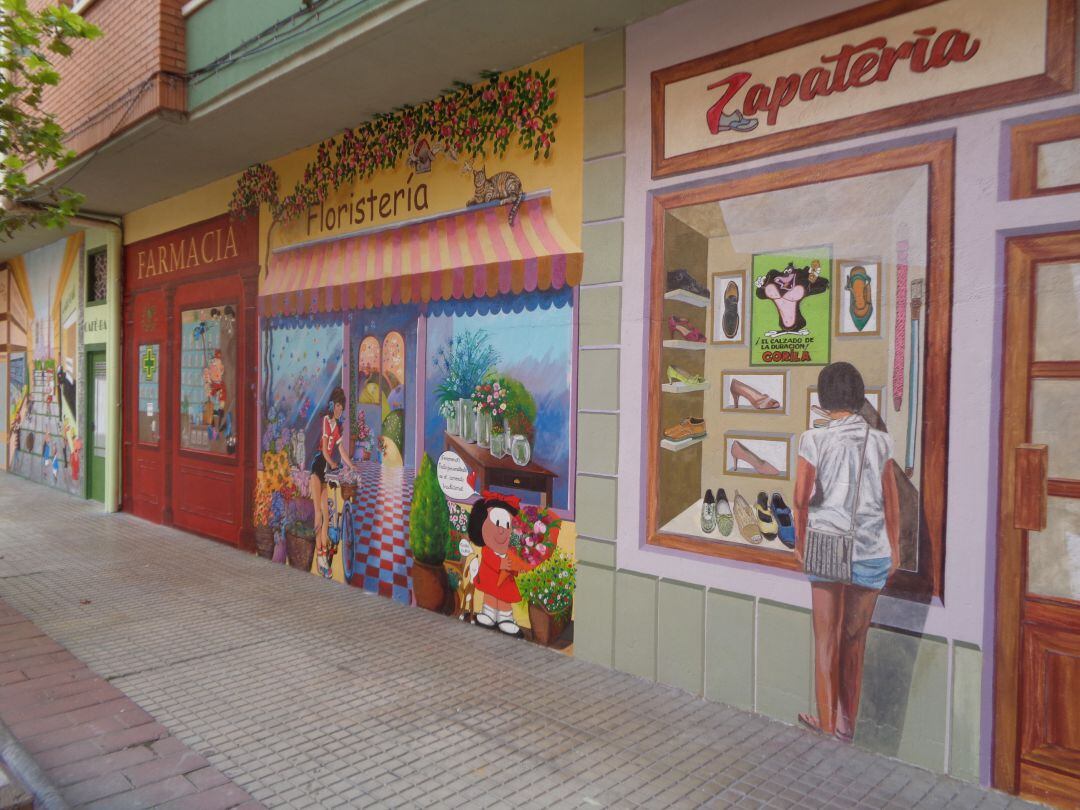 Imagen de algunos de los murales realizados por la Asociación de Comerciantes de Santa Catalina este verano