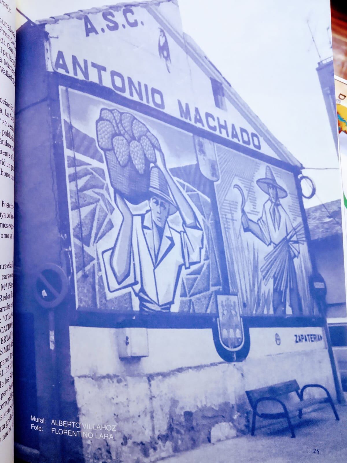 El mural realizado por VIllahoz fue inmortalizado por la cámara de Florentino Lara en esta foto que se recoge en la publicación colectiva 'Aranda cuaderno de viaje', editada por Todo Libro