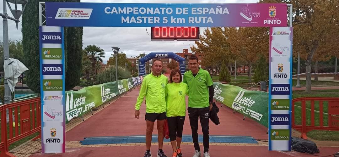 José Ferris (I), Paqui Tárraga y José Gonzalez en Pinto