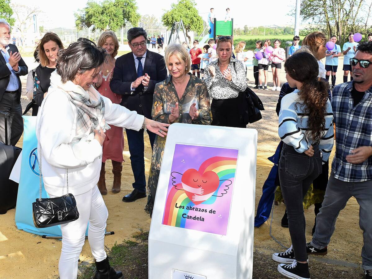 Jerez recuerda a la pequeña Candela Corrales con la inauguración del Parque ‘Los abrazos de Candela’ en la barriada La Marquesa